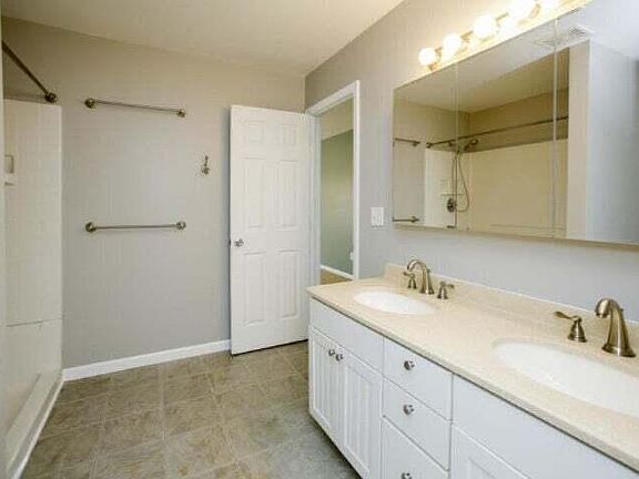 5th image of 6813 Cypress Bay Dr #97