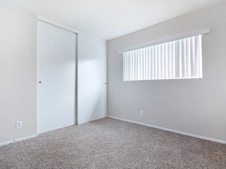 Los Timbres Street Duplex — Photo 12