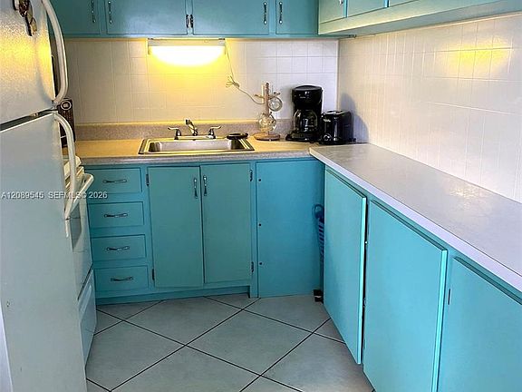 3rd image of 1000 SW 11th Ave APT 20E