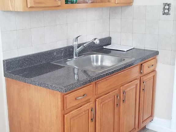 4th image of 293 Lake St