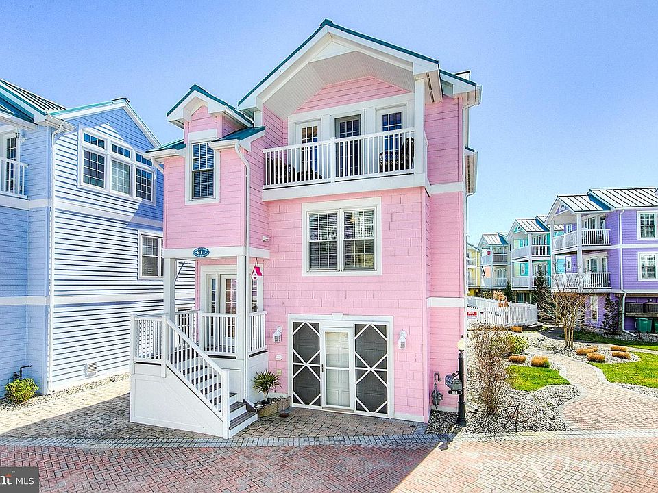 1st image of 811 W Bay Club Ln #7