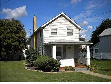 2nd image of 1012 Elm St