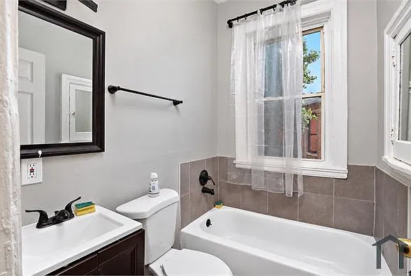 5 bed, $1,800 — Photo 3
