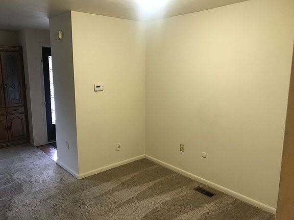 4th image of 216 N Main St #B