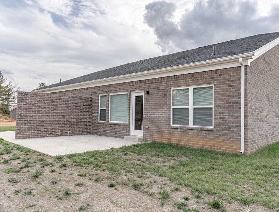 1st image of 207 Dixon Cir