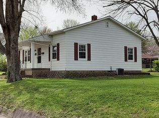 802 Parkview Dr, Festus, MO 63028