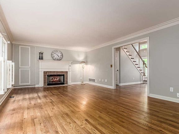 5th image of 5689 Twin Lakes Ct