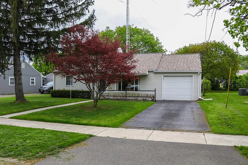 410 Shelbourne St photo 1