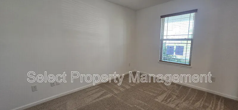 4 bed, 2.5 bath, 2355 sqft, $2,499 — Photo 3