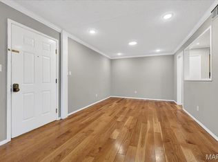 2000 Meadowtree Ln APT 7, Saint Louis, MO 63122
