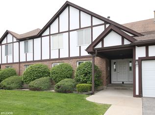 1510 Kennicott Ct, Sycamore, IL 60178