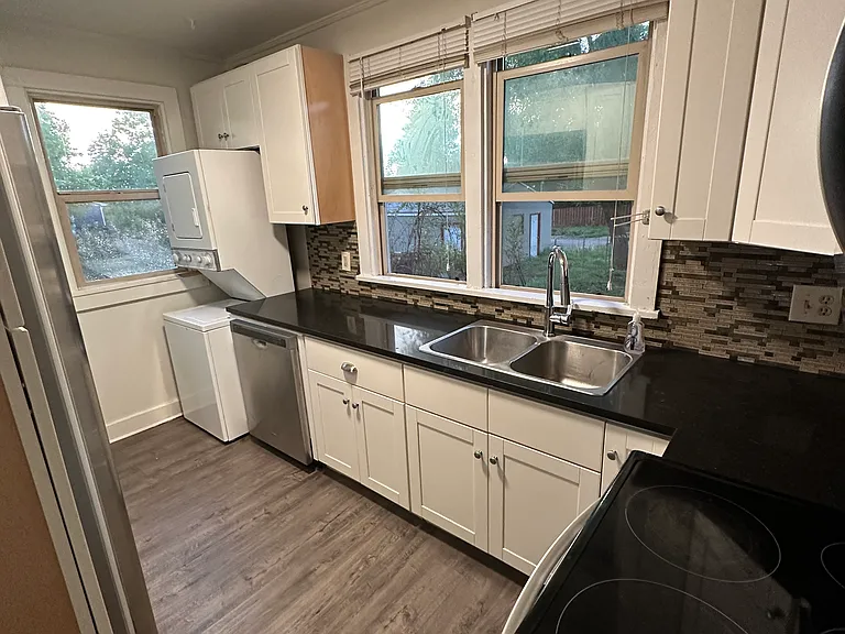 1026 Sycamore St #1026 — Photo 9
