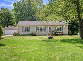 1417 Greenhouse Rd, Bangor, MI 49013