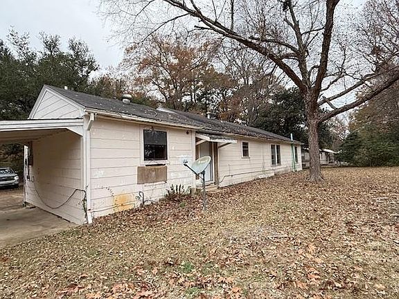 2nd image of 810 Bentley St