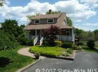 22 Ferncliff Ave, Warwick, RI 02886