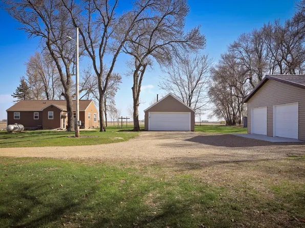 83354 140th St, Glenville, MN 56036