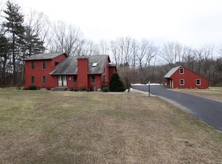 32 Leo Cir, Quinebaug, CT 06262