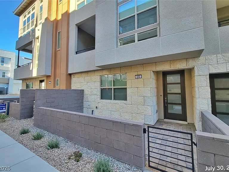 643 Fortis Creek St — Photo 1