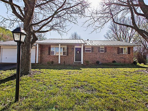 3rd image of 1374 S Paradise Ln