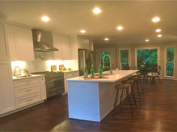 3rd image of 4192 Riverhill Ct NE