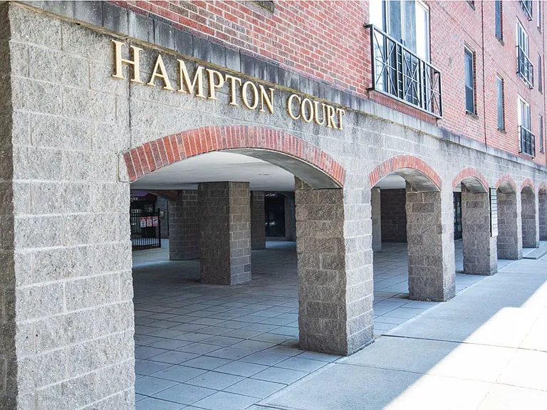 Hampton Court Apartments — Photo 16