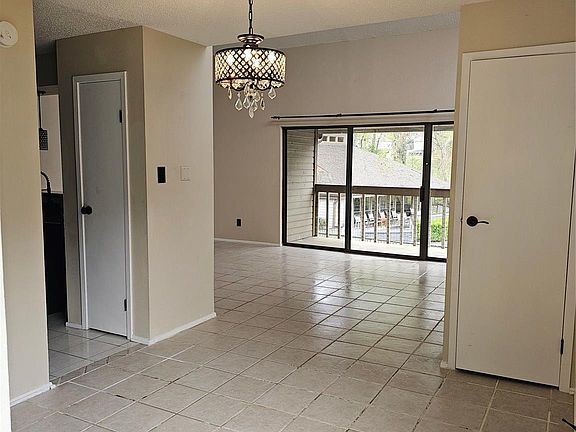 3rd image of 3900 Aspen Dr APT B201