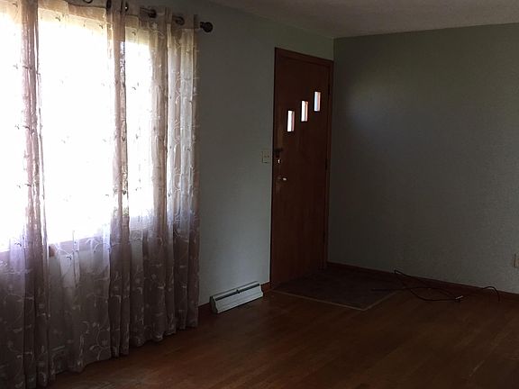 3rd image of 2916 Evergreen Ct