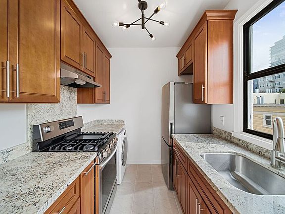 3rd image of 1290 Jackson St #16