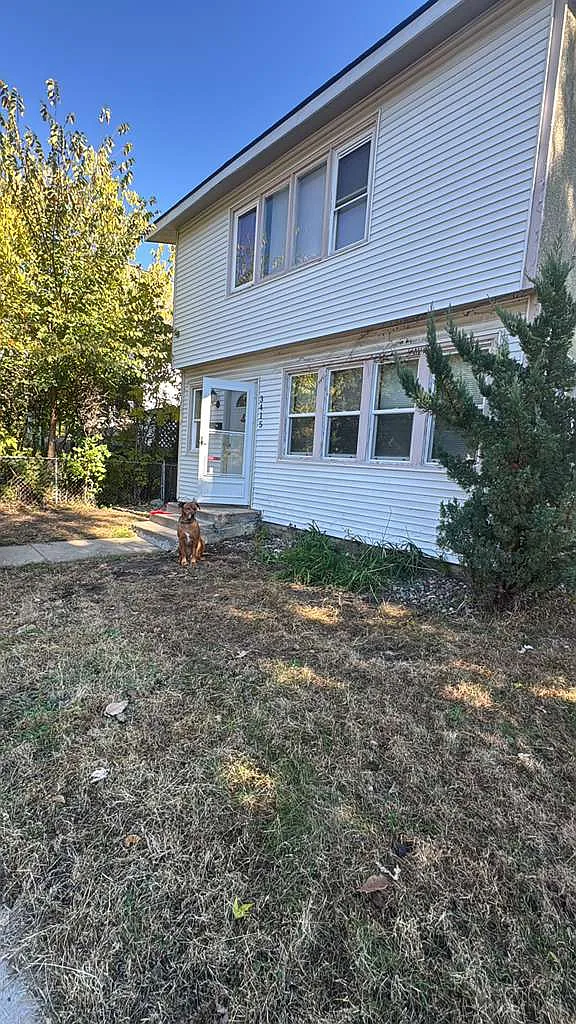 2 bed, 1100 sqft, $1,300 — Photo 1