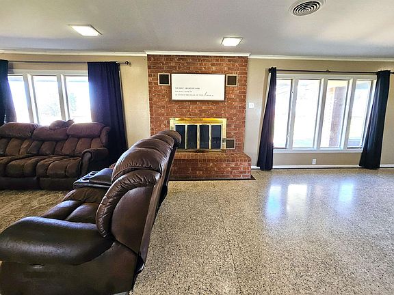 4th image of 531 Henderson Rd