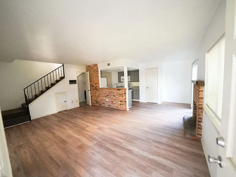 5670 Birchmont Dr #5670C — Photo 3