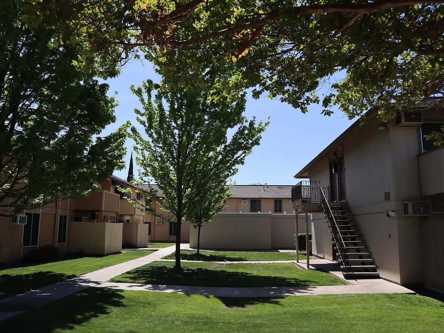 Greenbriar Villa Apartments — Photo 4