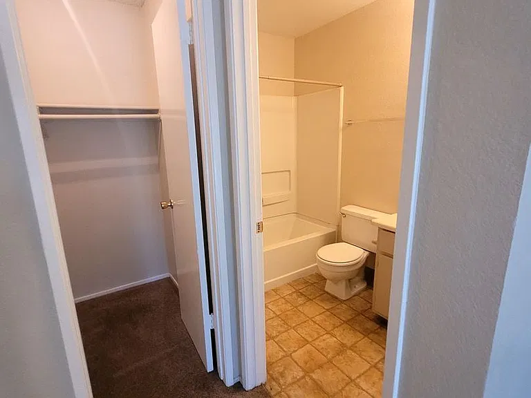 3941 Madison Ave #200 — Photo 24