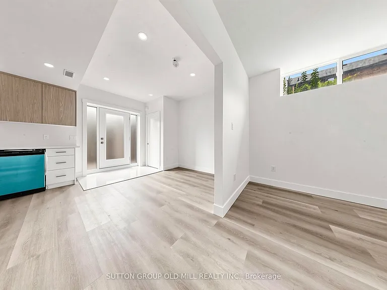 1925 Lawrence Ave W #1 — Photo 15