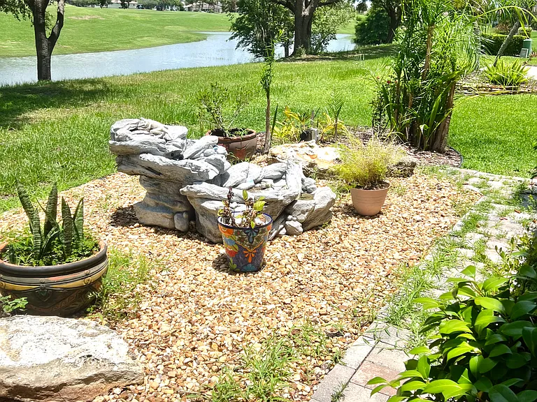 565 Brighton Dr — Photo 40