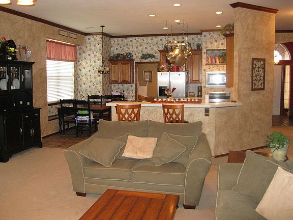 Living/ Kitchen