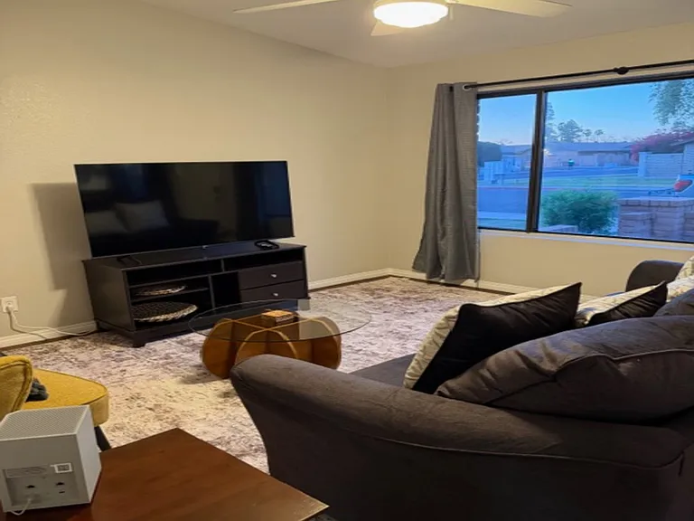 1033 W Laguna Dr — Photo 3
