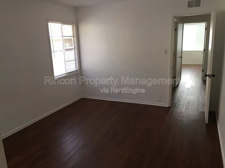 513 N North St — Photo 14