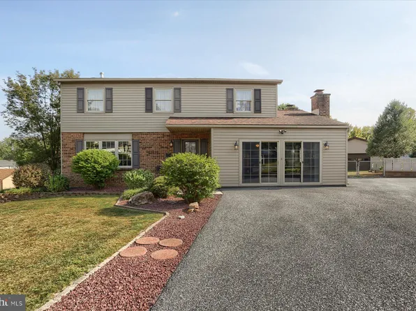 7901 Cardinal Ct, Harrisburg, PA 17111