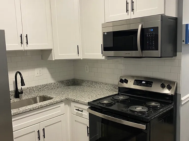 529 S Longwood St — Photo 19