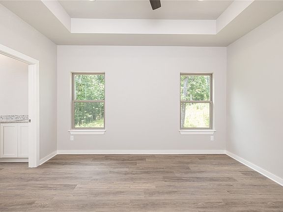 3rd image of 10 Fairlie Ln