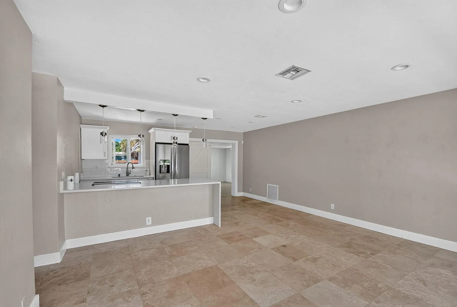 3 bed, 1248 sqft, $3,100 — Photo 1