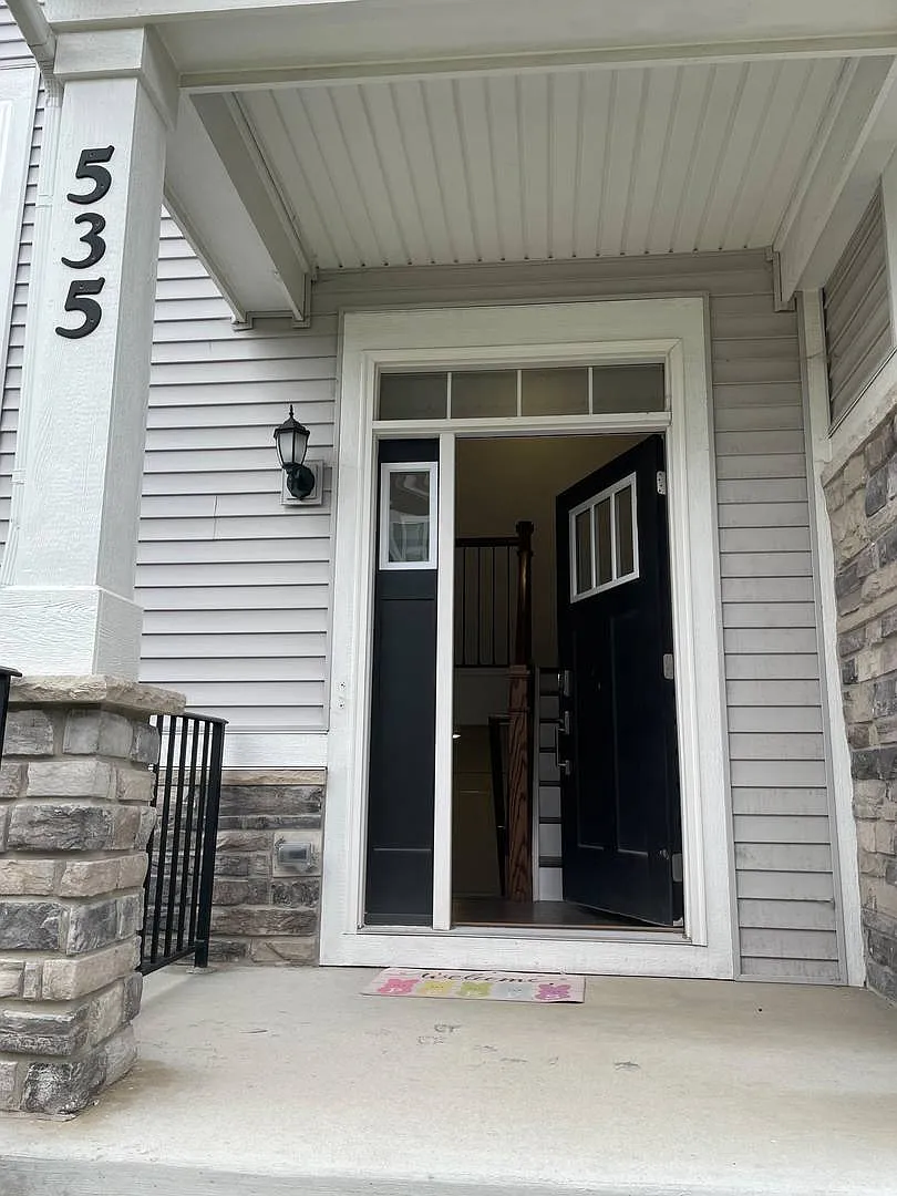 3 bed, 2.5 bath, 1764 sqft, $2,900 — Photo 2