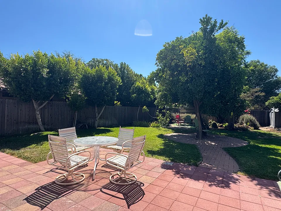 1911 Stagio Dr