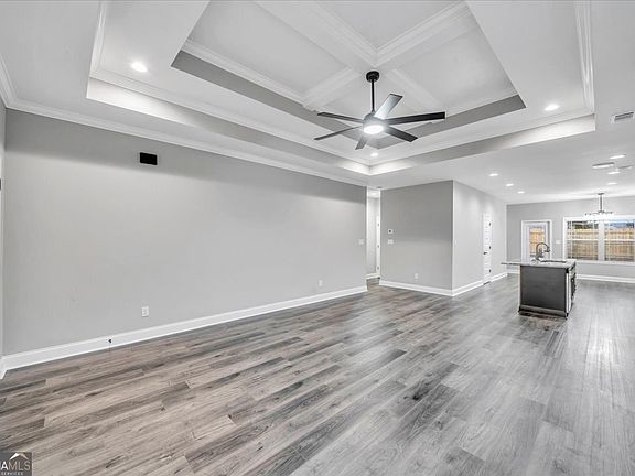 4th image of 212 Eric Ct