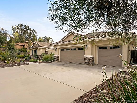 4th image of 1812 Hayden Ranch Rd