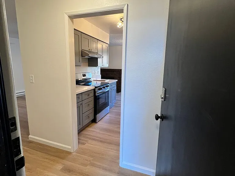 The Clairmont — Photo 2