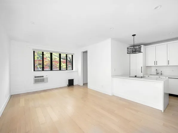 210 6th Ave #3G, New York, NY 10014