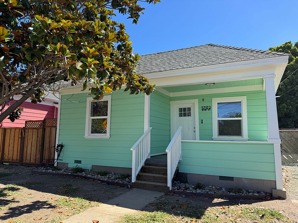 1st image of 37172 Ash St