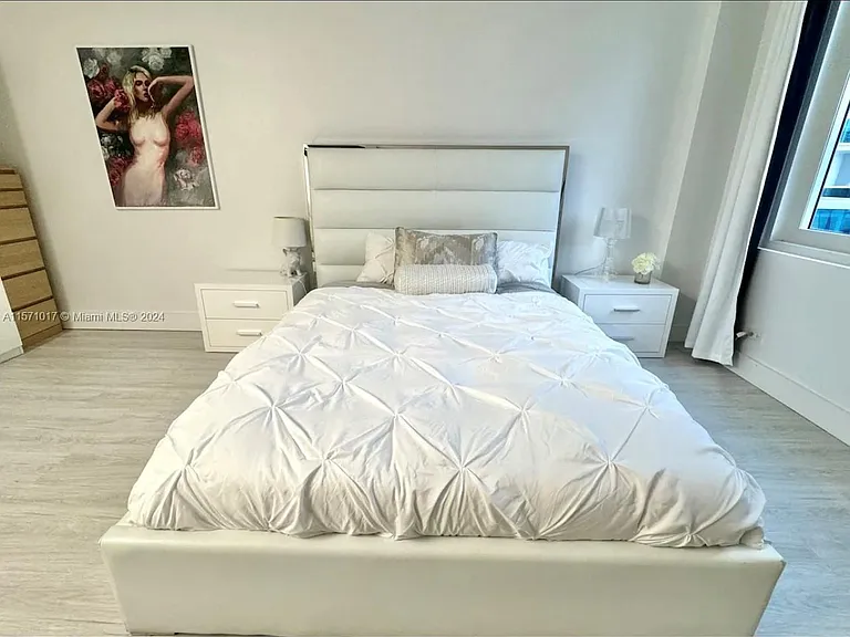 2301 Collins Ave #619 — Photo 3